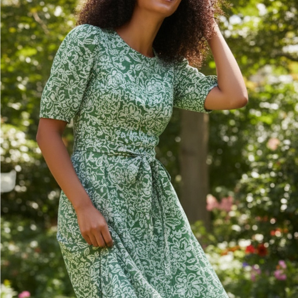 Elegant Green Floral Midi Dress - Picture 2 of 7